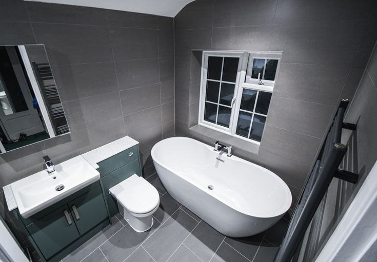 Shower cubical with decorative tiling